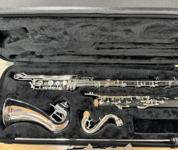 Clarinete Baixo low C (ext até dó grave) E. Gomes G500 estilo Selmer Paris