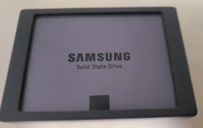 HD SSD Samsung 840 Evo MZ-7TE1T0 1Tb (compatível Blackmagic)