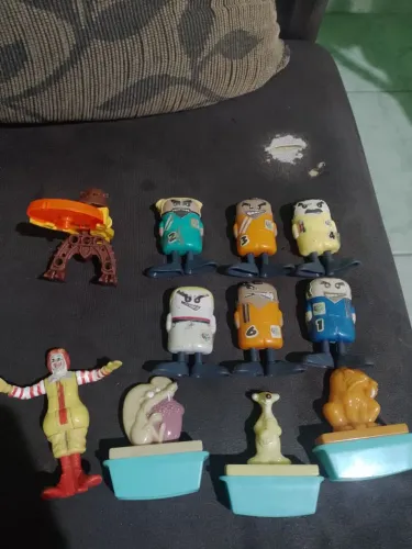 Coleção de Brinquedos McDonald's e bonecos noltagia