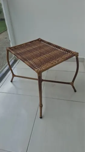 VENDO MESA DE FIBRA SINTÉTICA NOVA!