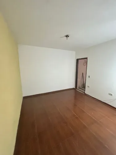 Casa para Locação em Guarulhos, Vila Galvão, 1 dormitório, 1 banheiro
