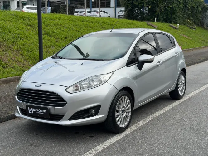 Ford Fiesta SEL 1.6 16V Flex Mec. 5P 2017