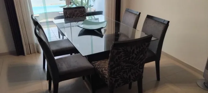 Mesa de jantar 6 lugares 1.60mx1.00m com 6 cadeiras