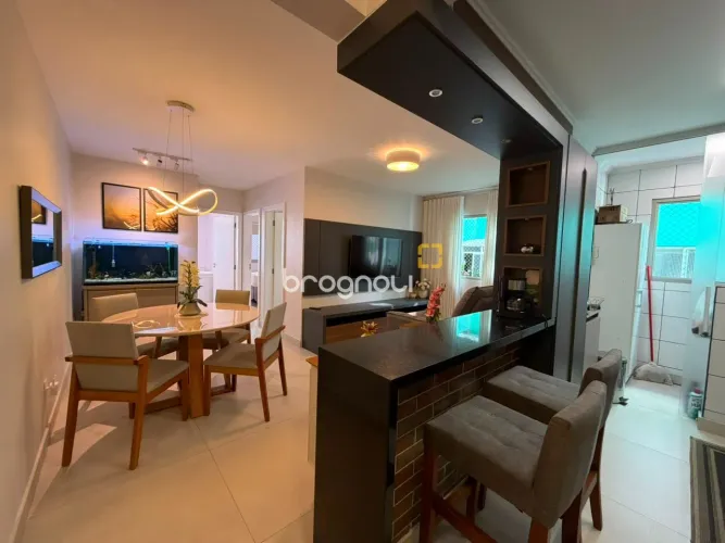 Apartamento de 02 dormitórios no bairro Kobrasol em São José / SC