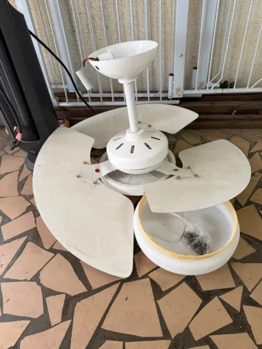 Ventilador de Teto Branco 3 Pás com Luminária e Módulo Bivolt