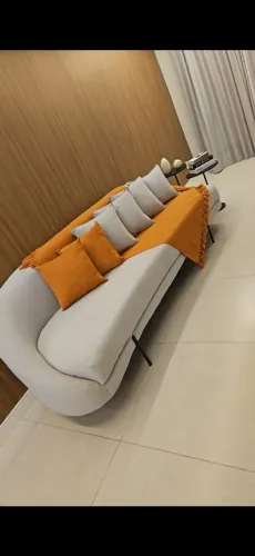Sofá Orgânico Bouclê cinza claro