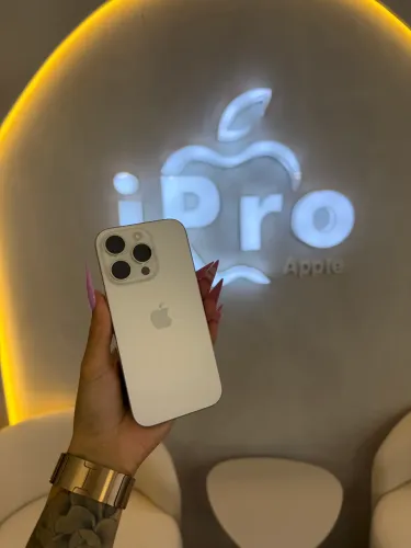 iPhone 16 Pro 256GB Titânio Branco
