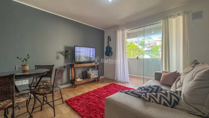 Apartamento totalmente mobiliado com 2 quartos sendo 1 suíte no bairro Centro em Blumenau/