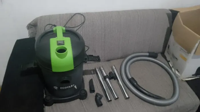 Aspirador de pó e água