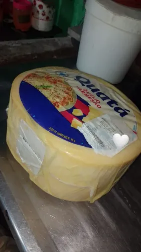 ? QUEIJO PARMESÃO QUATÁ - PEÇA INTEIRA 4,5 KG ?