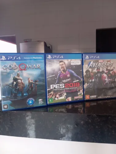 três jogos, pés 2019, Avengers, God of War 