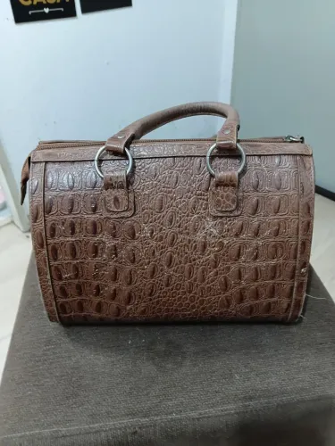 Vendo 2 bolsas femininas usadas