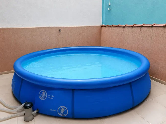 Piscina Inflável de 6.700 litros. COM FILTRO