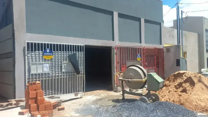 Barracão comercial Av Miguel Sutil entre Fernando Corrêa