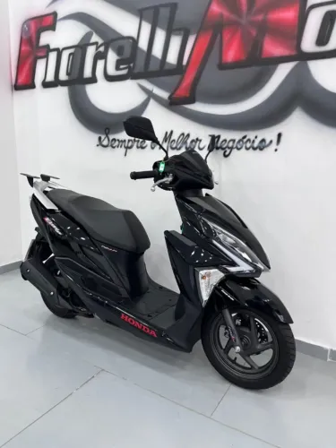 Vendo moto nova