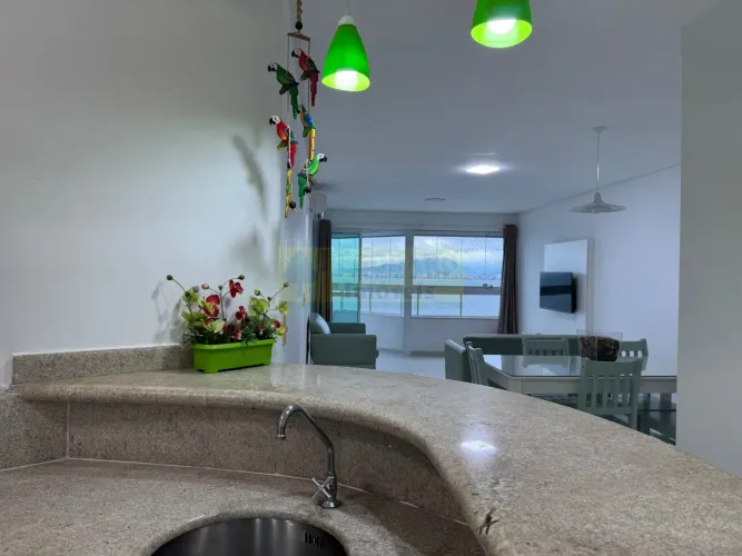 APARTAMENTO DE FRENTE PARA O MAR NO COSTA ESMERALDA - PEDRA DO JACARÉ, PRAINHA - CARAGUATA