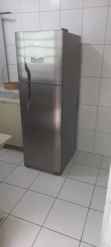 Geladeira Electrolux 371 litros perfeita