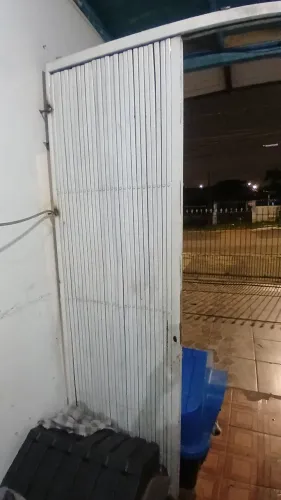 Portão pantografica de ferro