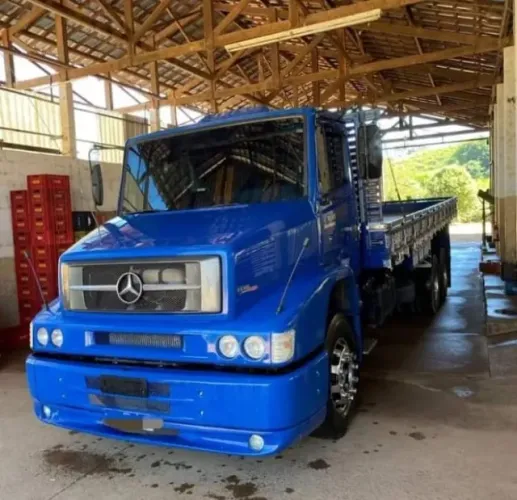 L-1620 6x2 ano 2011 carroceria 8,5m