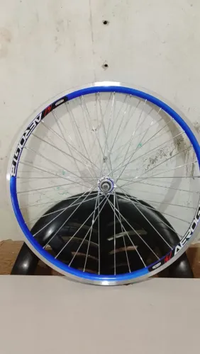 Um Par de Jante Aero Aro Reduzido Cubo de Rolamento Enraiação Cromada Grossa