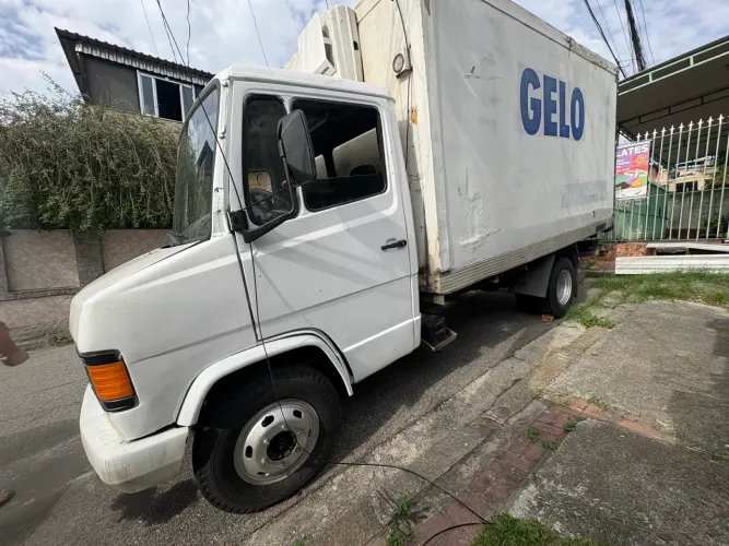 Caminhão MB 709 VENDO NO ESTADO