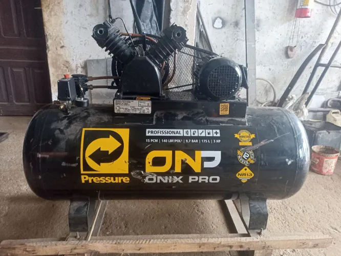 Vendo compressor de ar. 