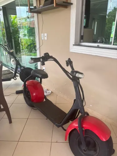 Scooter único dono , semi nova !!