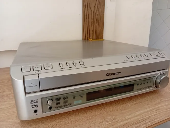 Aparelho Pioneer modelo XV -HTD7.