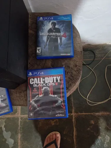 Ps4 fat, 1 terá, no preço.