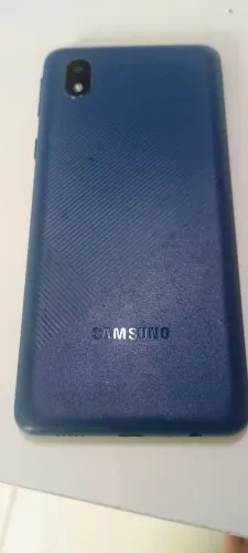 Vendo A01 Core. 32 gb memória e 2 GB de ram. Azul