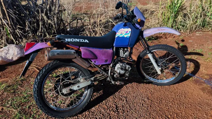 XLR 125 documentos em dia