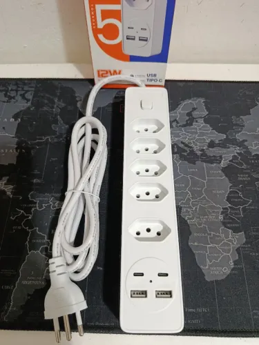 Filtro de linha com 5 tomadas e 2 saídas USB e USB-C / OFERTA IMPERDÍVEL