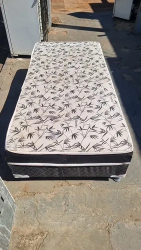 Cama solteiro colchão acoplado 5 cm espuma marcas de uso ((ENTREGO GRATIS))