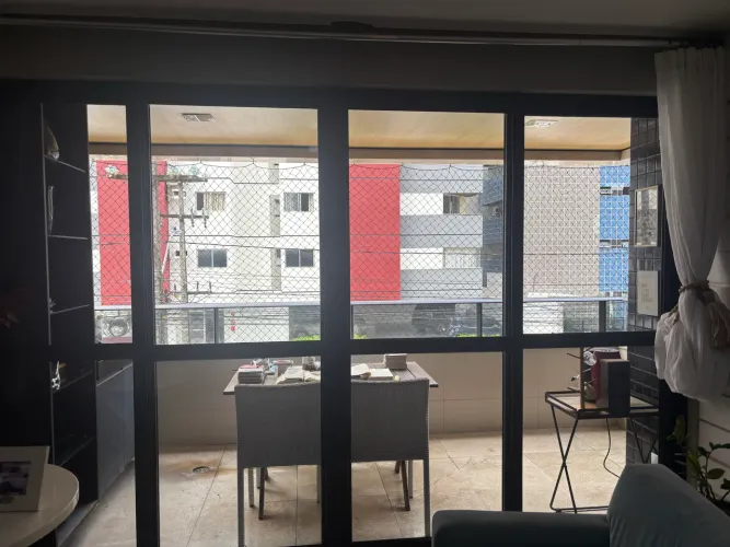 Fechamento de Varanda em Alumínio Preto e Vidro - 3,45 m