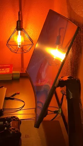 BRAÇO ARTICULADO DE MONITOR -- USADO PARA UM DESEMPENHO E DINAMICA COM OS MONITORES OU TVS