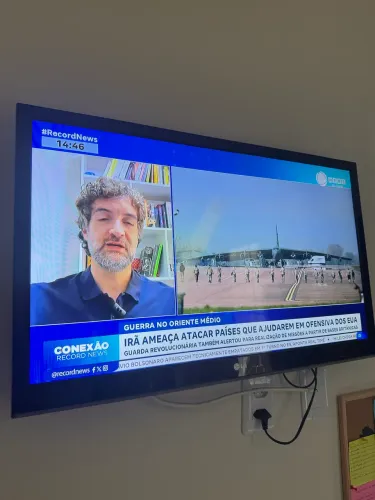 Vendo TV LG toda boa