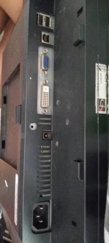 Monitor DELLP1911T com defeito