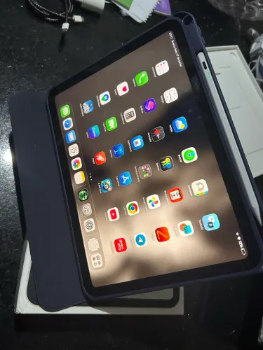 iPad 10, em estado de novo
