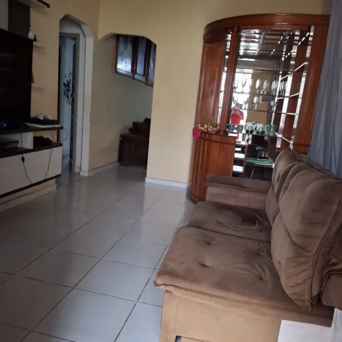 Vendo uma casa em Rio Branco no bairro jardim Brasil rua: Osvaldo Dilson