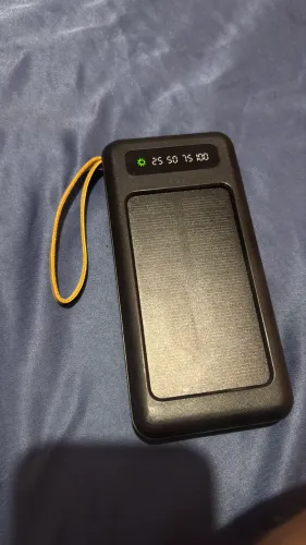 Carregador Portátil Power Bank Solar 4 em 1 - Com Cabos Integrados e Display LED