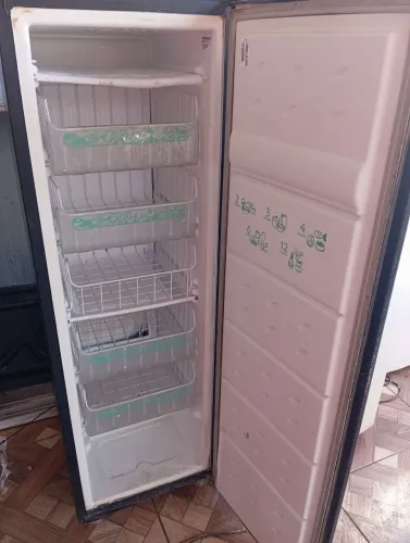 Vende-se freezer Palito consul