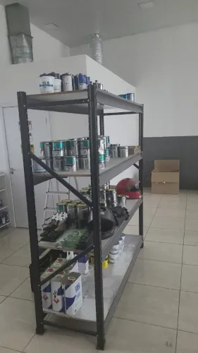 Porta Pallet pequeno com prateleiras de mdf