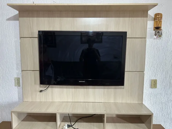 Televisão Samsung com Painel de TV
