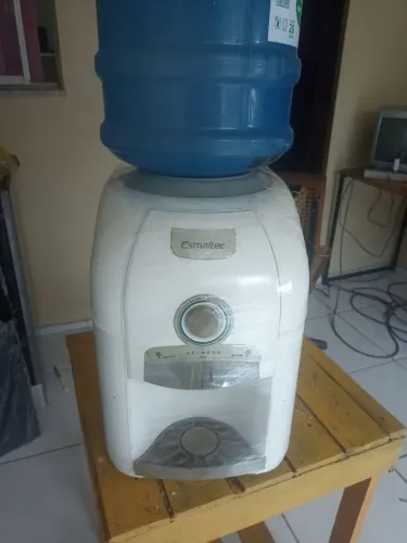 Gelagua de mesa