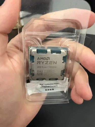 Processador Ryzen 7 7800X3D AMD AM5 8 Cores 12 Threads 4.2GHz (5.0GHz Max Turbo)
