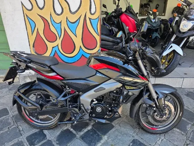 Bajaj Dominar 200 2025