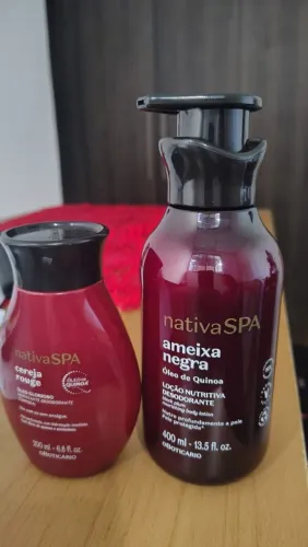 Hidratantes corporais da Boticário,cereja rouge 200 ml e ameixa negra 400 ml