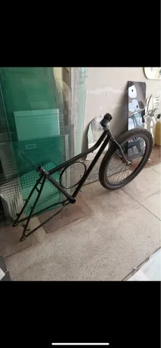 Vende-se quadro de monark