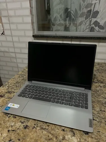 Notebook Lenovo Intel Core i3 12ª geração ? SSD 256 GB