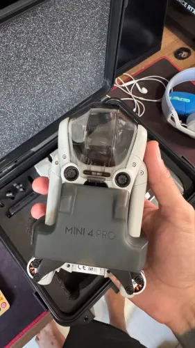 Drone Dji Mini 4 pro + Fly More Combo